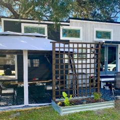 Modern, pet friendly tiny house in vibrant Clermont