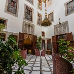 Riad Dar Chrifa - Luxury Escape