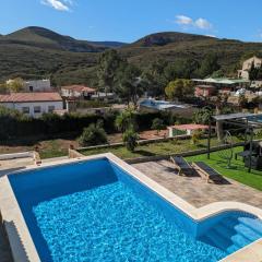 Chalet con piscina, barbacoa y jacuzzi en Valencia