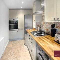 Farnborough - Newly Refurbished 2 Bedroom Home