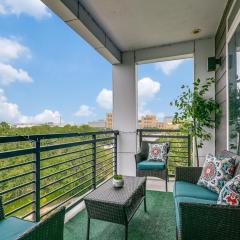 Beautiful Riverwalk Condo #1535