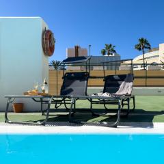 Amazing 3-bedroom apartment. Pool and sea view!