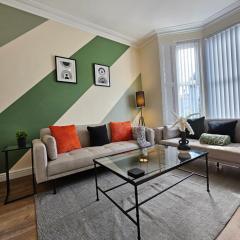 Charming 4-Bedroom House in Liverpool w/ WiFi - Sleeps 10 by PureStay