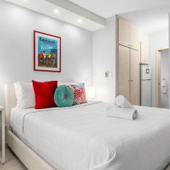 Prime Location at Condado Beach Queen Studio - Apt 10