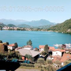 One bedroom apartement with terrace and wifi at Lavena Ponte Tresa