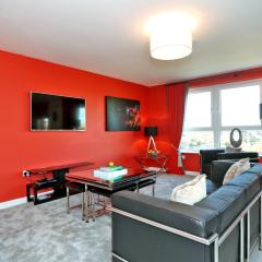 Trendy apartment a short drive from Aberdeen City