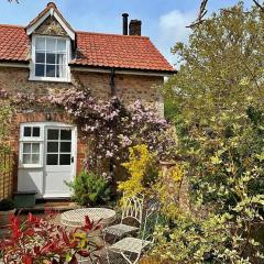 Finest Retreats - The Gardeners Cottage at Holyford Farm