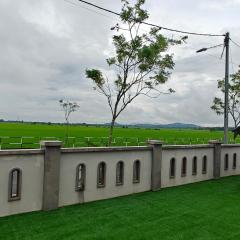 TangQona Homestay Paddy View Wifi M0slim Only