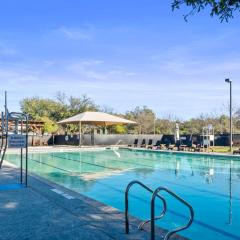Luxury 5BR, 3BA Austin Retreat ~ Pool~ Parking