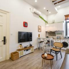 Shanghai Hills&XING 670 Family Homestay with 2 Bedrooms Mid Huaihai Rd Near Metro Line 1