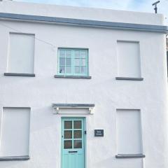 A charming cottage set in Bridgetown Totnes.