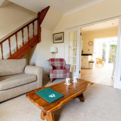 FIR TREE COTTAGE - Cosy 3 Bed Cottage in Penrhyn Bay with Beautiful Sea Views and Access to Snowdonia