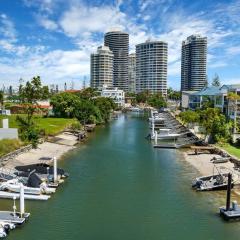 Runaway Bay Waterfront Delight