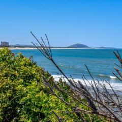 Coastal Chic Apartment - Mooloolaba and Alex