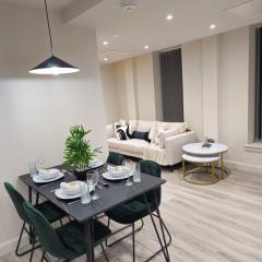 Luxury Serviced Penthouse - City Centre - En Suite Bedrooms - Free Netflix