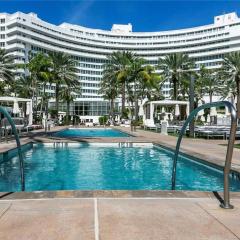 FontaineBleau Resort Ocean plus Bay View w Balcony