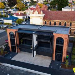 Stunning Apartment in the CBD with Parking & WiFi