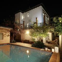Exclusive 4BR Villa Private pool over Alhambra