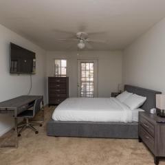 Corporate & Modern 2br Suite I Parking I Wyndham