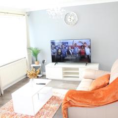 Exquisite Stays Free parking, fast WiFi, close to city centre