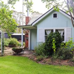 The Old Cottage - Country Couples Retreat