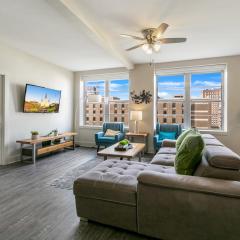 Spacious 4BR Luxury Condo Steps to French Quarter