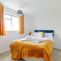 Tiger House Stevenage 5 Bed 4 Bath Group Bookings