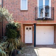 Central Chichester 3bd Mews House For Up To 6