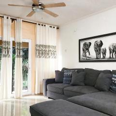 Central Upscale New Kingston Apt with pool