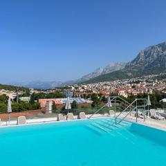 Uzelac apartment with pool