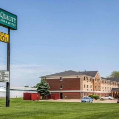 Quality Inn & Suites Davenport near I-80