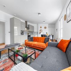 Stunning apartment in Kings Cross sleeps 10