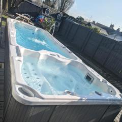 3 bed home, pool-hot tub & ev charger