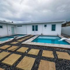 Centrally located Villa with 3 Pools -Food & Beach walking distance