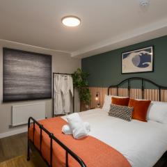 Benjamin Suite by Koya Homes - 3 Double Bedroom Apartment, Cardiff City Centre, Free Parking
