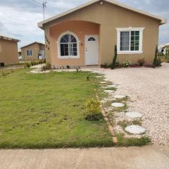 Finest Accommodation Phoenix Park Phase 4 Lot # 1348 Portmore St Catherine