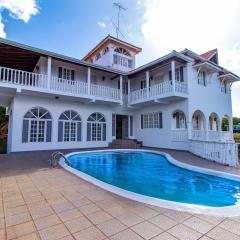 Villa Amore Jamaica - Between Montego Bay & Ochi Rios Includes Cook