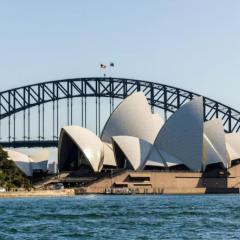 Harbour View with Opera House Overlook