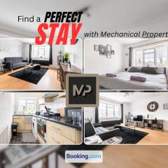 Luxury Apartment By Mechanical Properties Short Lets and Serviced Accommodation Epsom with Parking