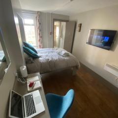 Quiet cosy 1 bedroom apartment Carrington F1