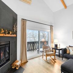 Cozy & Simple Condo with Views of Mont-Tremblant