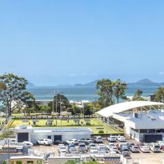 Ash Haven, 19 Ash St - views, pool, air con, boat parking, Wi-Fi
