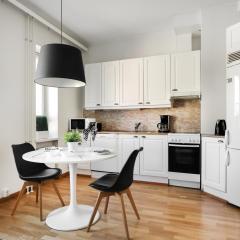 Kotimaailma Apartments Kamppi - 3BR in the center with key code