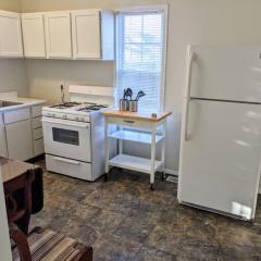 Moline 1 BR Near TaxSlayer and Downtown