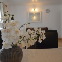 Luton Lodge - Near London Luton Airport Luxury Quite Rooms Close to Restaurants & Shops