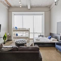 Stunning Downtown Apartment with Pool, Laundry, Parking