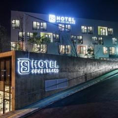 S Hotel