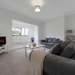 Modern Apartment Near Blyth Coast Sleeps 5