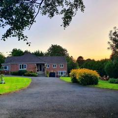 Idyllic 2 Bedroom Self-Contained UpsideDown Annexe