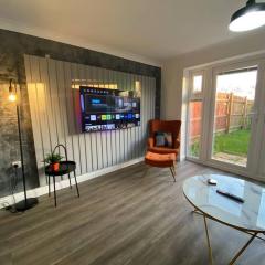 Stylish 3-Bed House with Free Parking & Netflix by HP Accommodation